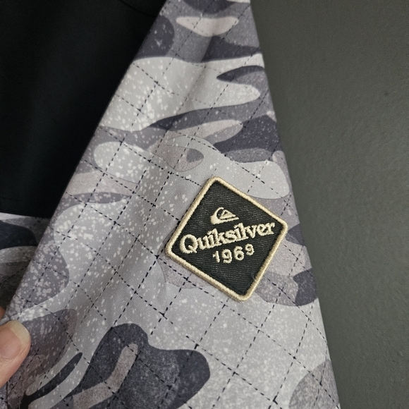 Quicksilver Fairbanks Technical Snow Jacket Mens Small Gray Camo Dry Flight Tech - Picture 9 of 16